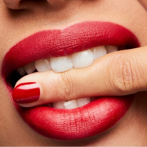 RUBY WOO TOKYO RED MAC RETRO MATTE LIPSTICK - Picture 3 of 3